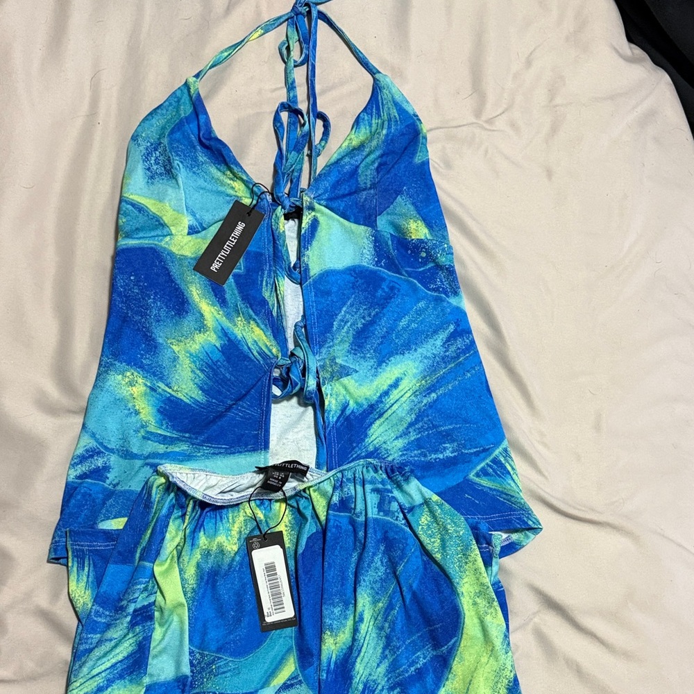 PrettyLittleThing 2 piece Set